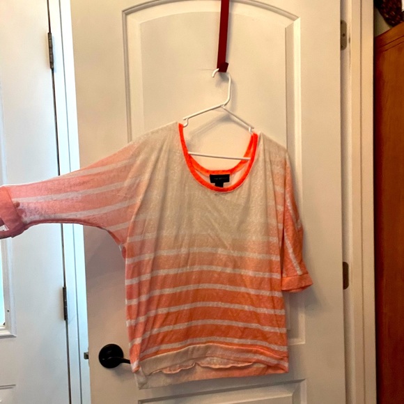 Lane Bryant top size 14/16. Never worn. - Picture 3 of 4